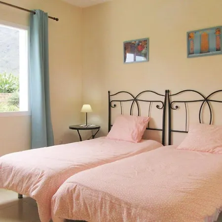 Two-bedroom Holiday In *